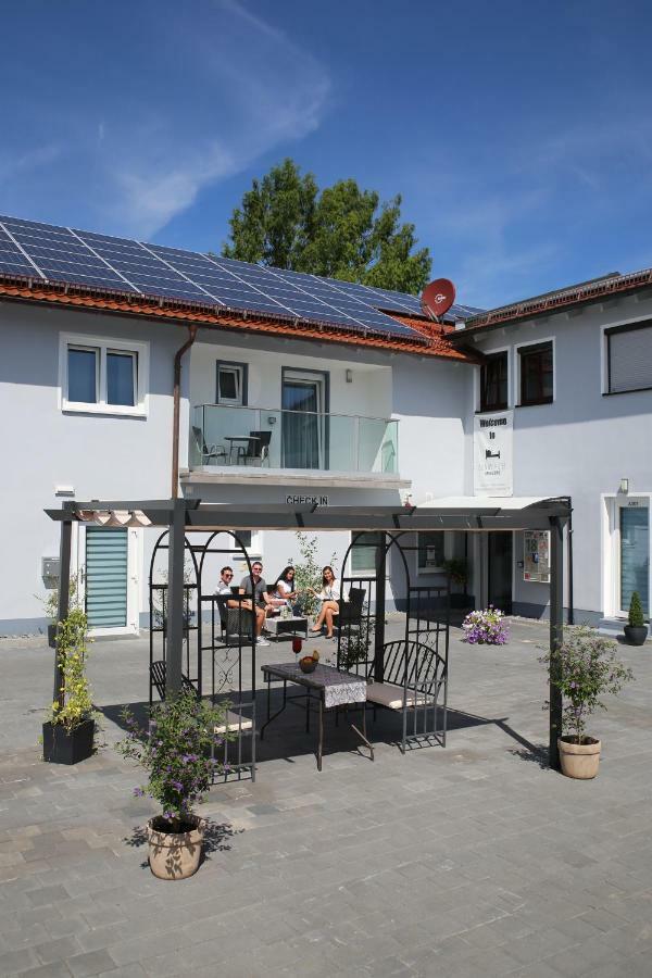 Sunny Hotel Straubing Exterior foto